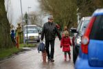 Uitdam - Zuiderwoude 29 januari 2015
De vader van Katja Schuurman haaltr zijn kleindochter Sammie op van school.