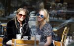 Amsterdam 24 mart 2014
Kimberly en Stephanie Klaver op terras.
