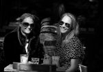 Amsterdam 24 mart 2014
Kimberly en Stephanie Klaver op terras.