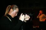 Amsterdam 26 januari 2015
CD presentatie Angela Groothuizen in people's place.
Angela treedt op met dochter Nona en haar andere dochter Lola filmt het concert.
Man Rob Mooij is natuurlijk ook aanwezig.