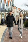 Volendam 8 februari 2015
Monique Smit zwanger met haar vriend Martijn in Volendam.