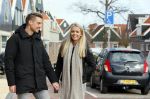 Volendam 8 februari 2015
Monique Smit zwanger met haar vriend Martijn in Volendam.