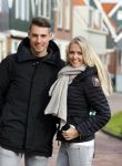 Volendam 8 februari 2015
Monique Smit zwanger met haar vriend Martijn in Volendam.