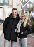 Volendam 8 februari 2015
Monique Smit zwanger met haar vriend Martijn in Volendam.