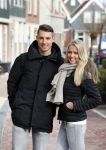 Volendam 8 februari 2015
Monique Smit zwanger met haar vriend Martijn in Volendam.