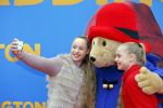 Amsterdam 8 februari 2015
Premiere Paddington in Pathe Arena met stemmencast Beau v Erven Dorens en Lange Frans.
Mylene en Rosanne