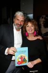 Amsterdam 4 februari 2015  
Boek presentatie van Patty Harpenau. Evert Santegoeds reikt het eerste boek uit.
Patty heeft het samen met Otto Haan gemaakt.