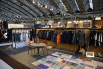 Amsterdam 26 januari 2015
Winston Post draait als dj op de buddha to buddha stand op de modefabriek in de rai.
Goldbergh van Sandra Peet heeft een mooie stand.
Portare heeft twee neiwue merken. Pierre v Hooijdonk staat er met Metro Sneakers.
Mooie container als stand en Goosecraft heeft een hele mooie stand.