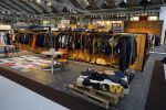 Amsterdam 26 januari 2015
Winston Post draait als dj op de buddha to buddha stand op de modefabriek in de rai.
Goldbergh van Sandra Peet heeft een mooie stand.
Portare heeft twee neiwue merken. Pierre v Hooijdonk staat er met Metro Sneakers.
Mooie container als stand en Goosecraft heeft een hele mooie stand.
