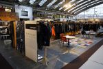 Amsterdam 26 januari 2015
Winston Post draait als dj op de buddha to buddha stand op de modefabriek in de rai.
Goldbergh van Sandra Peet heeft een mooie stand.
Portare heeft twee neiwue merken. Pierre v Hooijdonk staat er met Metro Sneakers.
Mooie container als stand en Goosecraft heeft een hele mooie stand.