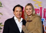 Breda 1 februari 2015
Premiere Heerlijk duurt het langst in het chasse theater.
Spiros met vrouw