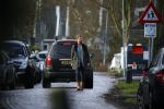 Zuiderwoude 9 februari 2015
Thijs Romer haalt dochter Sammie van school