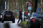 Zuiderwoude 9 februari 2015
Thijs Romer haalt dochter Sammie van school