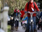 Zuiderwoude 9 februari 2015
Thijs Romer haalt dochter Sammie van school