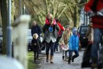 Zuiderwoude 9 februari 2015
Thijs Romer haalt dochter Sammie van school