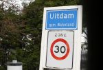 Uitdam - Zuiderwoude 29 januari 2015
De vader van Katja Schuurman haaltr zijn kleindochter Sammie op van school.