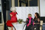 Amsterdam 28 januari 2015
Boekpresentatie Willeke Alberti in Carre.
Johnny de Mol reikt het eerste boek uit aan zijn moeder Willeke en Belinda Meuldijk die het boek geschreven heeft.
Ook zoon Kai  en zijn vrouw met zoon Finn zijn natuurlijk aanwezig