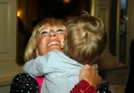 Amsterdam 28 januari 2015
Boekpresentatie Willeke Alberti in Carre.
Johnny de Mol reikt het eerste boek uit aan zijn moeder Willeke en Belinda Meuldijk die het boek geschreven heeft.
Ook zoon Kai  en zijn vrouw met zoon Finn zijn natuurlijk aanwezig