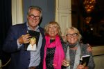 Amsterdam 28 januari 2015
Boekpresentatie Willeke Alberti in Carre.
Johnny de Mol reikt het eerste boek uit aan zijn moeder Willeke en Belinda Meuldijk die het boek geschreven heeft.
Ook zoon Kai  en zijn vrouw met zoon Finn zijn natuurlijk aanwezig
Jeroen en Herma Krabbe