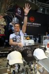 Amsterdam 26 januari 2015
Winston Post draait als dj op de buddha to buddha stand op de modefabriek in de rai.
Goldbergh van Sandra Peet heeft een mooie stand.
Portare heeft twee neiwue merken. Pierre v Hooijdonk staat er met Metro Sneakers.
Mooie container als stand en Goosecraft heeft een hele mooie stand.