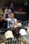 Amsterdam 26 januari 2015
Winston Post draait als dj op de buddha to buddha stand op de modefabriek in de rai.
Goldbergh van Sandra Peet heeft een mooie stand.
Portare heeft twee neiwue merken. Pierre v Hooijdonk staat er met Metro Sneakers.
Mooie container als stand en Goosecraft heeft een hele mooie stand.