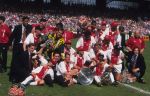 AJAX Landskampioen Seizoen 1995/1996
Met o.a. Patrick Kluivert, Clarence Seedorf,Edwin v d Sar, Winston Bogarde, Danny Blind, Frank de Boer, Ronald de Boer, Michael Reiziger, Edgar Davids, Kanu, Wamberto, Jari Litmanen