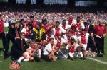 AJAX Landskampioen Seizoen 1995/1996
Met o.a. Patrick Kluivert, Clarence Seedorf,Edwin v d Sar, Winston Bogarde, Danny Blind, Frank de Boer, Ronald de Boer, Michael Reiziger, Edgar Davids, Kanu, Wamberto, Jari Litmanen