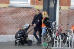 Amsterdam 23 januari 2016 
Lieke v Lexmond met vriend Bas v Veggel en zoontje aan het wandelen in Amsterdam zuid.