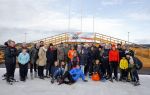 Biddinghuizen 31 januari 2016
Training voor de hollandse 100 op de schaatsbaan van Biddinghuizen. Aanwezig oa Prins Bernhard jr met kinderen Prinses Marilene Prins Maurits en Prinses Anna Prins Pieter Christiaan Prinses Emma Prinses Margriet Leontien Zijlaard v Moorsel met man Michael Zijlaard en dochter Indy Rosanna Kluivert met Patrick Nino Demy Shane en Justin Kluivert.