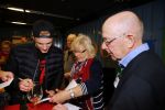 Amsterdam 28 januari 2016
Enzo Knol krijt van Youtube award vanwege zijn 1 miljoen abonnees.
Zijn hele familie incl Dee waren aanwezig.