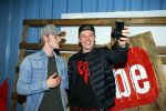 Amsterdam 28 januari 2016
Enzo Knol krijt van Youtube award vanwege zijn 1 miljoen abonnees.
Zijn hele familie incl Dee waren aanwezig. Enzo met zijn broer Milan