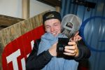 Amsterdam 28 januari 2016
Enzo Knol krijt van Youtube award vanwege zijn 1 miljoen abonnees.
Zijn hele familie incl Dee waren aanwezig. Enzo met zijn broer Milan