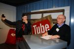 Amsterdam 28 januari 2016
Enzo Knol krijt van Youtube award vanwege zijn 1 miljoen abonnees.
Zijn hele familie incl Dee waren aanwezig. Opa Enzo