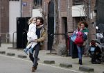 Amsterdam 6 februari 2016
Katja Schuurman en haar vriend Freek v Noortwijk hallen samen Sammie op bij haar vader Thijs Romer. Thijs woont net in een ander appartement.