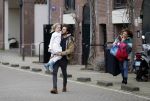 Amsterdam 6 februari 2016
Katja Schuurman en haar vriend Freek v Noortwijk hallen samen Sammie op bij haar vader Thijs Romer. Thijs woont net in een ander appartement.