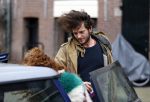 Amsterdam 6 februari 2016
Katja Schuurman en haar vriend Freek v Noortwijk hallen samen Sammie op bij haar vader Thijs Romer. Thijs woont net in een ander appartement.