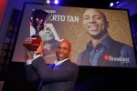 Hilversum 25 januari 2016
Humberto Tan wordt gekozen tot omroepman van het jaar in studio 21.