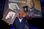 Hilversum 25 januari 2016
Humberto Tan wordt gekozen tot omroepman van het jaar in studio 21.