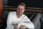 Amsterdam 25 januari 2016
Presentatie cast SKY . Musical van John Ewbank Marco Borsato en Robin de Levita .
oa Matteo v d Grijn Joel de Tombe en Lisse Knapen.