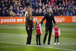 Amsterdam 7 februari 2016
Afscheid John Heitinga voor de wedstrijd AJAX-Feyenoord in de arena.
Zijn vrouw Charlotte Sophie en kinderen Jezebel en Lennox zijn ook aanwezig.
