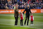 Amsterdam 7 februari 2016
Afscheid John Heitinga voor de wedstrijd AJAX-Feyenoord in de arena.
Zijn vrouw Charlotte Sophie en kinderen Jezebel en Lennox zijn ook aanwezig.