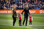 Amsterdam 7 februari 2016
Afscheid John Heitinga voor de wedstrijd AJAX-Feyenoord in de arena.
Zijn vrouw Charlotte Sophie en kinderen Jezebel en Lennox zijn ook aanwezig.