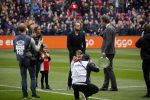 Amsterdam 7 februari 2016
Afscheid John Heitinga voor de wedstrijd AJAX-Feyenoord in de arena.
Zijn vrouw Charlotte Sophie en kinderen Jezebel en Lennox zijn ook aanwezig.
Edwin v d Sar