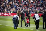 Amsterdam 7 februari 2016
Afscheid John Heitinga voor de wedstrijd AJAX-Feyenoord in de arena.
Zijn vrouw Charlotte Sophie en kinderen Jezebel en Lennox zijn ook aanwezig.