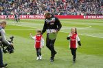 Amsterdam 7 februari 2016
Afscheid John Heitinga voor de wedstrijd AJAX-Feyenoord in de arena.
Zijn vrouw Charlotte Sophie en kinderen Jezebel en Lennox zijn ook aanwezig.