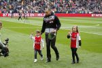 Amsterdam 7 februari 2016
Afscheid John Heitinga voor de wedstrijd AJAX-Feyenoord in de arena.
Zijn vrouw Charlotte Sophie en kinderen Jezebel en Lennox zijn ook aanwezig.