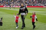 Amsterdam 7 februari 2016
Afscheid John Heitinga voor de wedstrijd AJAX-Feyenoord in de arena.
Zijn vrouw Charlotte Sophie en kinderen Jezebel en Lennox zijn ook aanwezig.