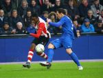 Eindhoven, 24 Januari 2016
PSV-FC Twente, eindstand 4-2  Kompetitie Seizoen 2015/2016
Joshua Brenet in duel met Robbert Schilder