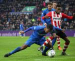 Eindhoven, 24 Januari 2016
Kompetitiewedstrijd PSV-FC Twente, eindstand 4-2
Eindhoven, 24 Januari 2016
Kompetitiewedstrijd PSV-FC Twente, eindstand 4-2
Joshua Brenet in duel met Tapia