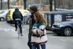 Amsterdam 6 februari 2016
Katja Schuurman en haar vriend Freek v Noortwijk hallen samen Sammie op bij haar vader Thijs Romer. Thijs woont net in een ander appartement.